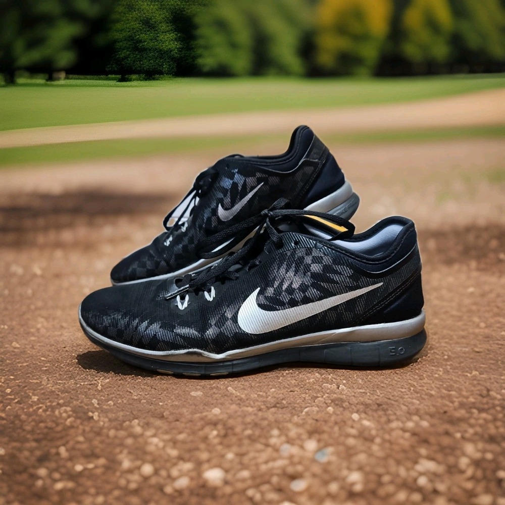Nike Women's Free 5.0 Running Shoe Size 8.5 Black/Silver Walking Casual Workout